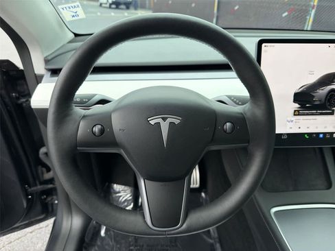 Used 2023 Tesla Model Y Performance AWD/4WD image 16