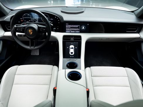 Used 2021 Porsche Taycan Turbo w/ Premium Package image 39