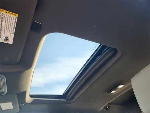 Used 2023 Chevrolet Silverado 1500 ZR2 w/ Technology Package image 10