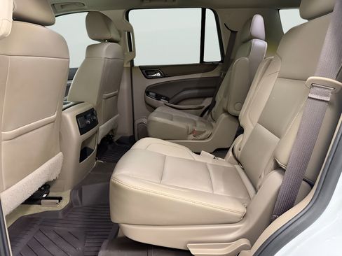Used 2018 Chevrolet Tahoe LT w/ Luxury Package RWD image 32