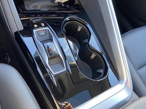 Used 2025 Audi Q5 Premium w/ Convenience Package image 20