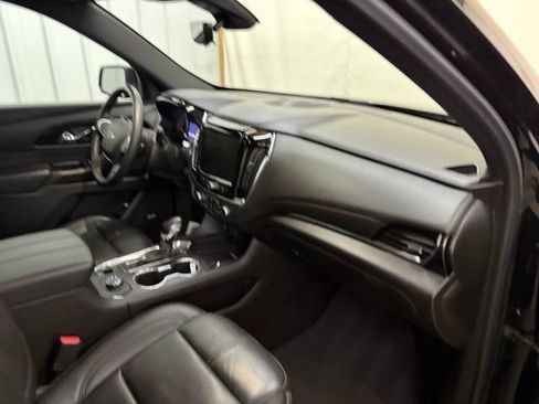 Used 2023 Chevrolet Traverse RS AWD/4WD image 32