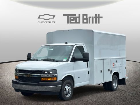 New 2025 Chevrolet Express 3500 w/ Power Convenience Package image 4
