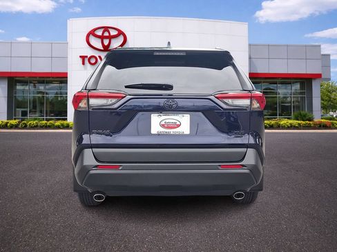 Used 2020 Toyota RAV4 XLE w/ Convenience Package AWD/4WD image 5