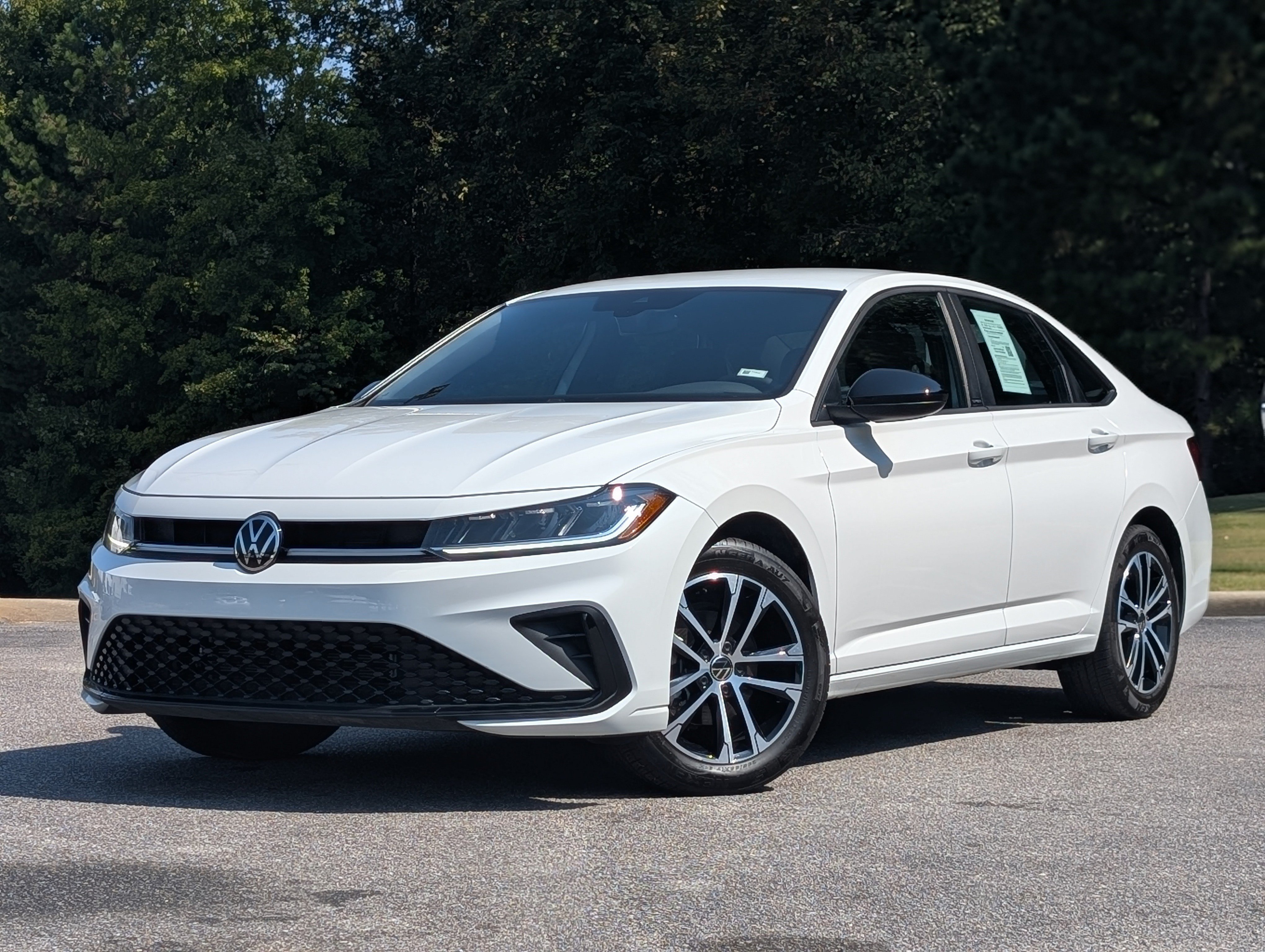 Used 2025 Volkswagen Jetta Sport FWD image 4