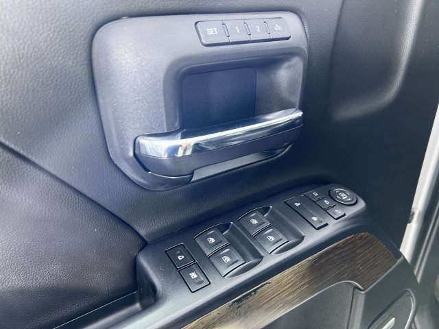 Used 2018 GMC Sierra 2500 Denali w/ Duramax Plus Package AWD/4WD image 22