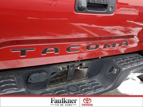 Certified 2019 Toyota Tacoma TRD Off-Road image 30