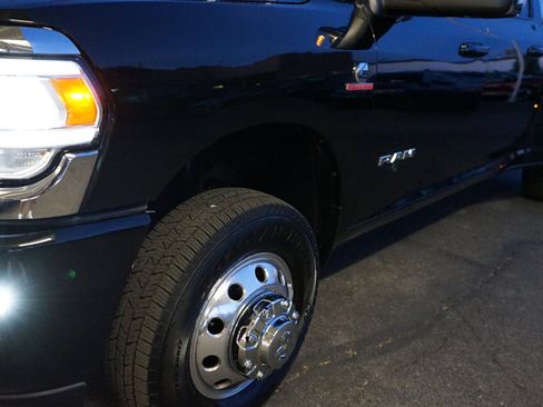 Used 2024 RAM 3500 Laramie image 15