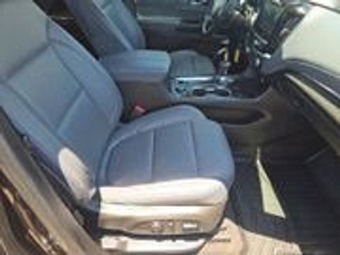 Used 2018 Chevrolet Traverse Premier w/ Driver Confidence II Package FWD image 14