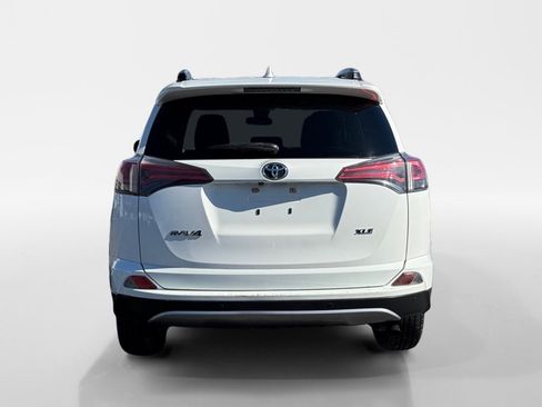 Used 2018 Toyota RAV4 XLE image 5