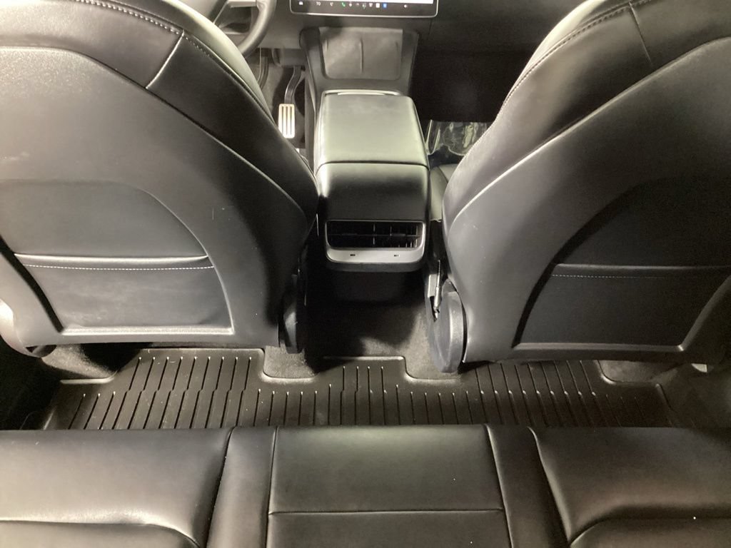 Used 2022 Tesla Model Y Performance AWD/4WD image 31