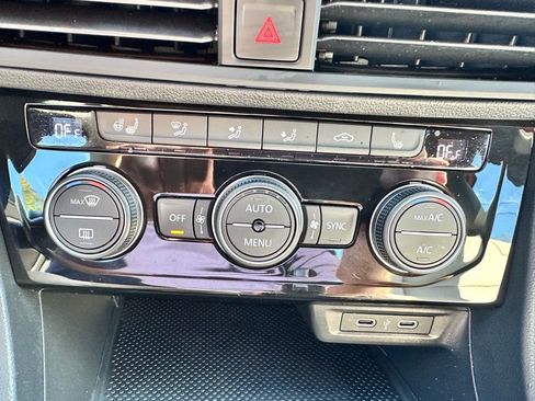 Used 2021 Volkswagen Jetta R-Line w/ R-Line Cold Weather Package image 21