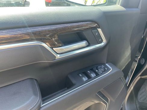 Used 2025 Chevrolet Silverado 2500 LTZ w/ LTZ Convenience Package image 12