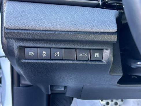 Used 2025 Toyota Camry SE w/ Multimedia Upgrade Package image 16