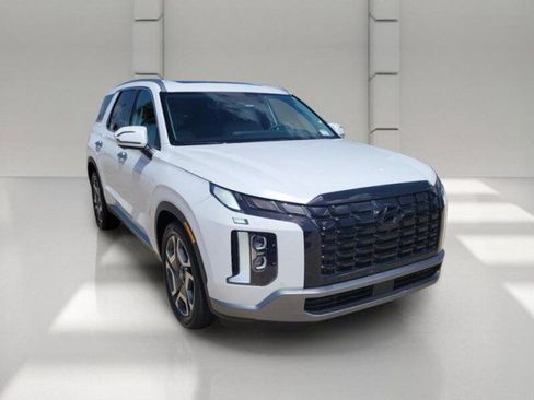 Used 2025 Hyundai Palisade SEL FWD image 3
