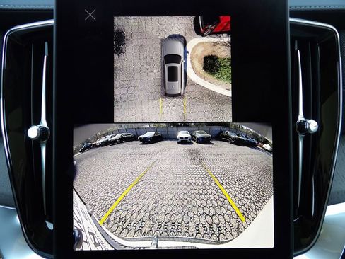 New 2026 Volvo XC90 T8 Ultra w/ Protection Package Premier AWD/4WD image 20