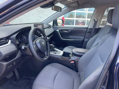 Used 2022 Toyota RAV4 XLE image 18