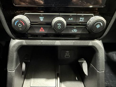 New 2026 Ford Ranger XLT w/ Black Appearance Package AWD/4WD image 36