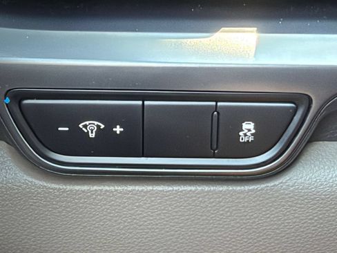 Used 2026 Kia Carnival FWD image 34