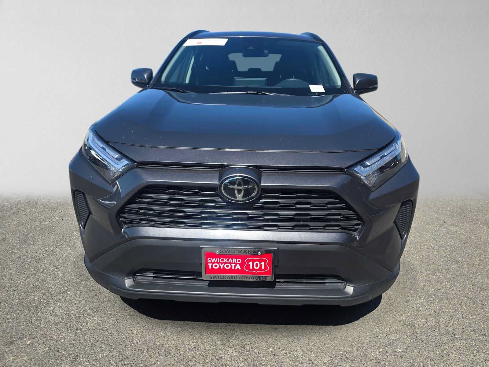 Used 2025 Toyota RAV4 XLE FWD image 8