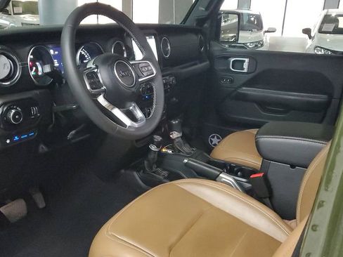Used 2023 Jeep Wrangler Unlimited Sahara AWD/4WD image 19
