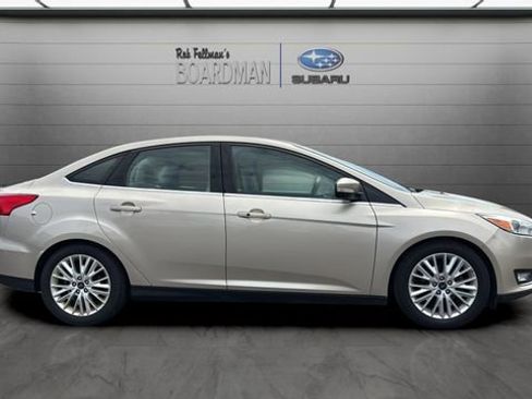 Used 2018 Ford Focus Titanium FWD image 3