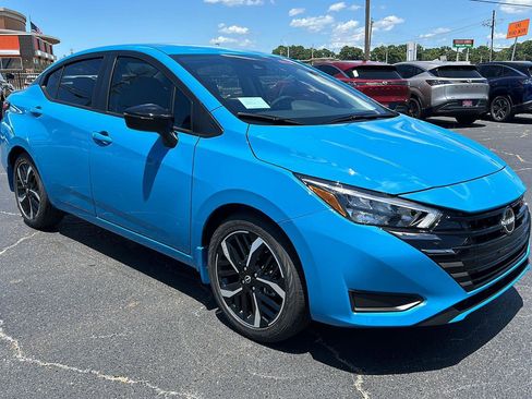 New 2025 Nissan Versa SR w/ Trunk Package image 8