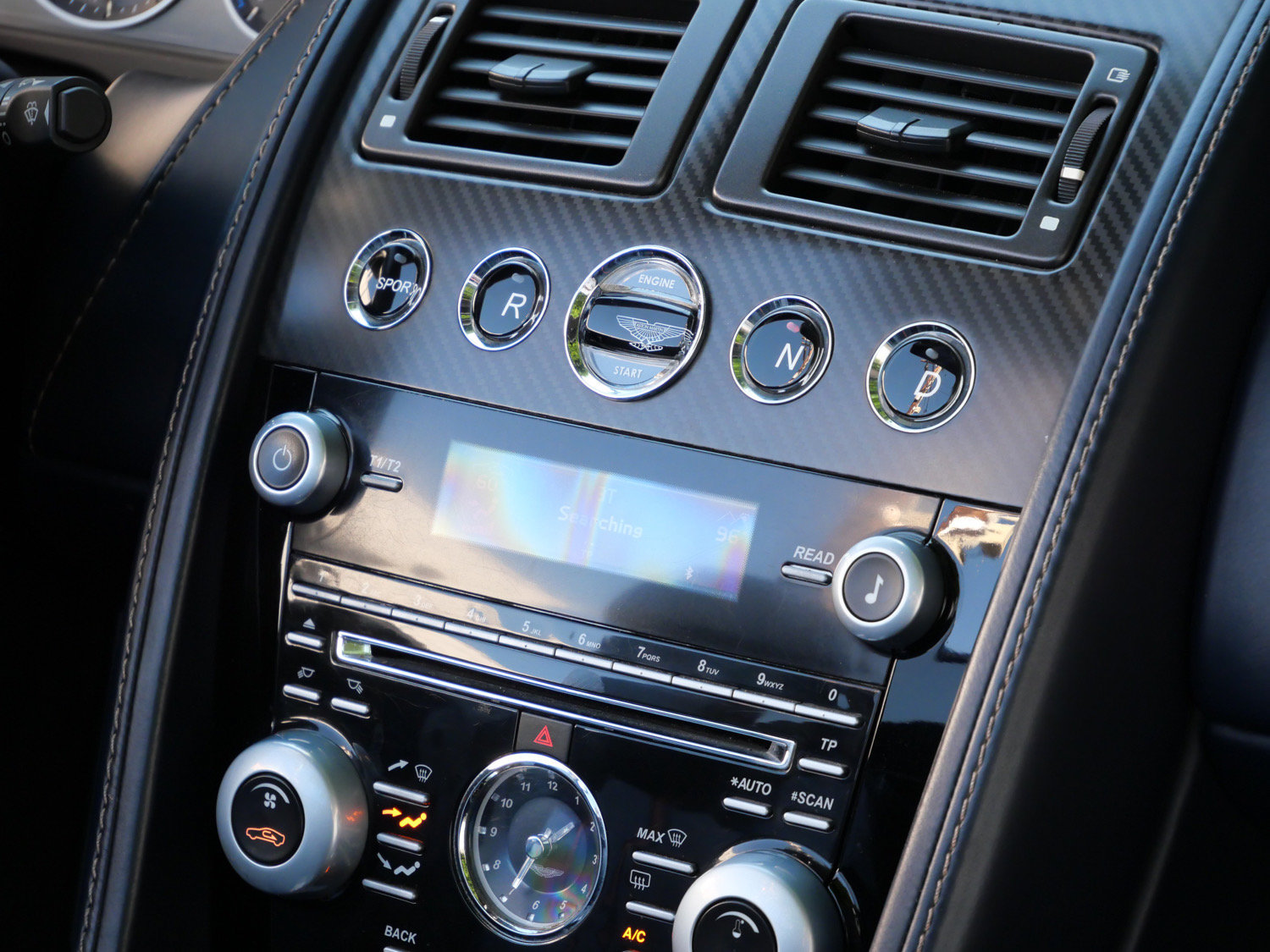 Used 2015 Aston Martin V12 Vantage S RWD image 18