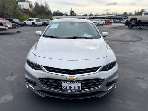 Used 2018 Chevrolet Malibu LT image 3