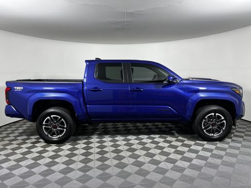 Certified 2025 Toyota Tacoma TRD Sport AWD/4WD image 4