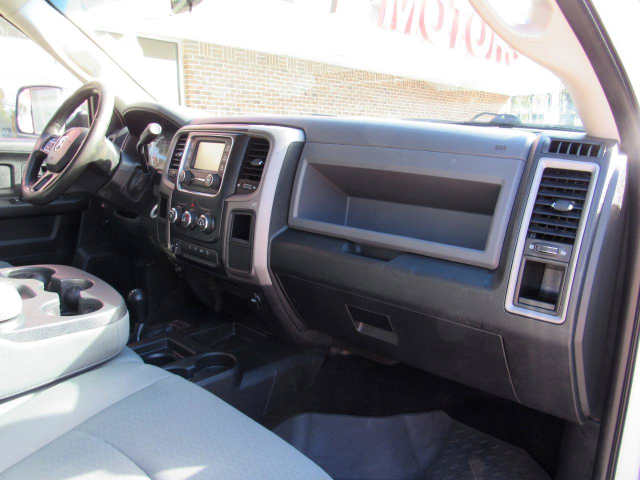 Used 2015 RAM 2500 Tradesman w/ Chrome Appearance Group AWD/4WD image 32