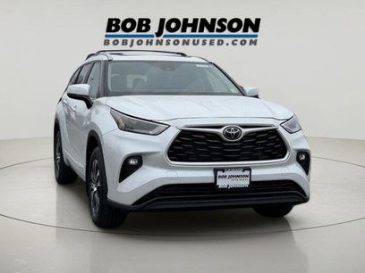 Used 2023 Toyota Highlander XLE