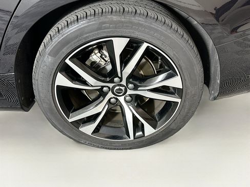 Used 2024 Volvo S60 B5 Core image 11