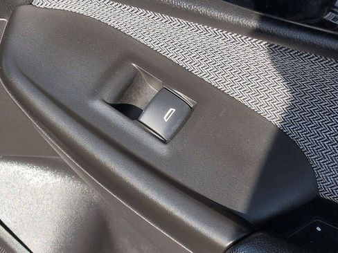Used 2025 Chevrolet TrailBlazer LT AWD/4WD image 33