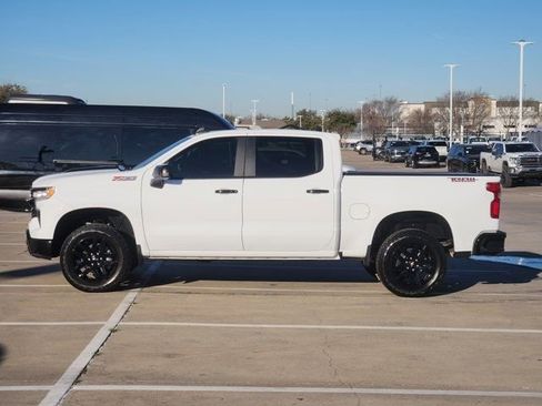 Used 2025 Chevrolet Silverado 1500 LT Trail Boss w/ Convenience Package II image 13