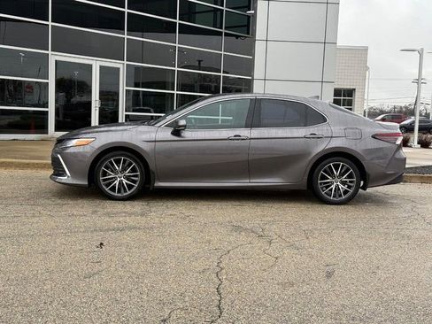 Used 2023 Toyota Camry XLE w/ Cold Weather Package image 6