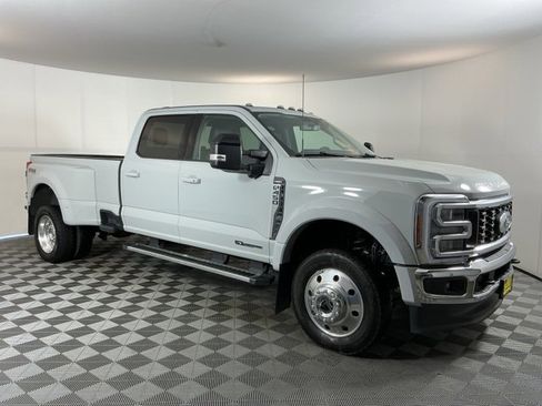 Certified 2025 Ford F450 Lariat w/ FX4 Off-Road Package image 3