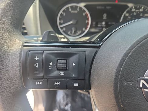 Used 2023 Nissan Rogue SV FWD image 20
