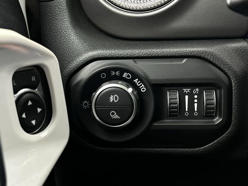 Used 2021 Jeep Gladiator Sport AWD/4WD image 26