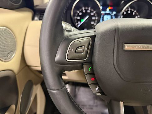 Used 2018 Land Rover Range Rover Evoque SE AWD/4WD image 15