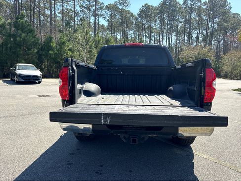 Used 2021 Toyota Tundra SR5 w/ SR5 Leather Package image 18
