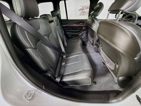 Used 2023 Jeep Grand Cherokee Overland w/ Luxury Tech Group IV image 31