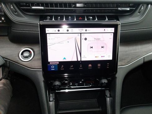 New 2025 Jeep Grand Cherokee Limited image 13