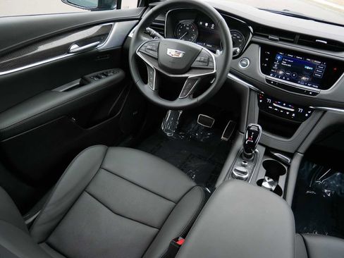 Used 2025 Cadillac XT5 Sportv w/ LPO, Bronce Accent Package AWD/4WD image 7