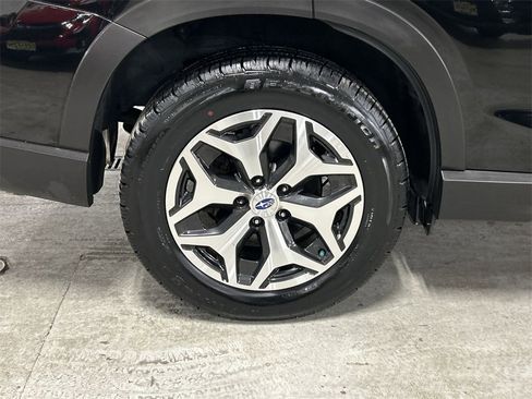 Used 2021 Subaru Forester Premium image 12