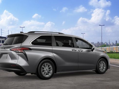 New 2026 Toyota Sienna XLE image 10