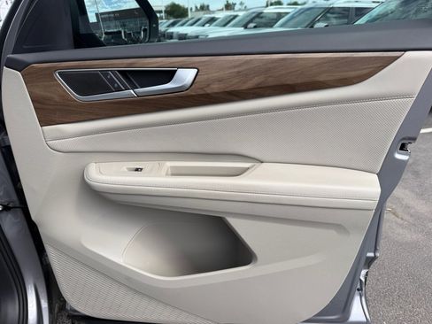 Used 2024 Volkswagen Atlas SE w/ Panoramic Sunroof Package image 16