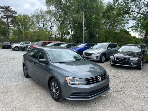 Used 2016 Volkswagen Jetta S FWD image 3