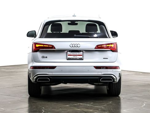 Used 2022 Audi Q5 2.0T Premium w/ Convenience Package image 4