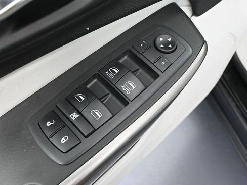 Used 2019 Jeep Cherokee Limited w/ Trailer Tow Group image 20